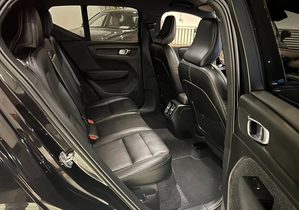 Volvo XC 40 cena 145900 przebieg: 159000, rok produkcji 2020 z Jarocin małe 497